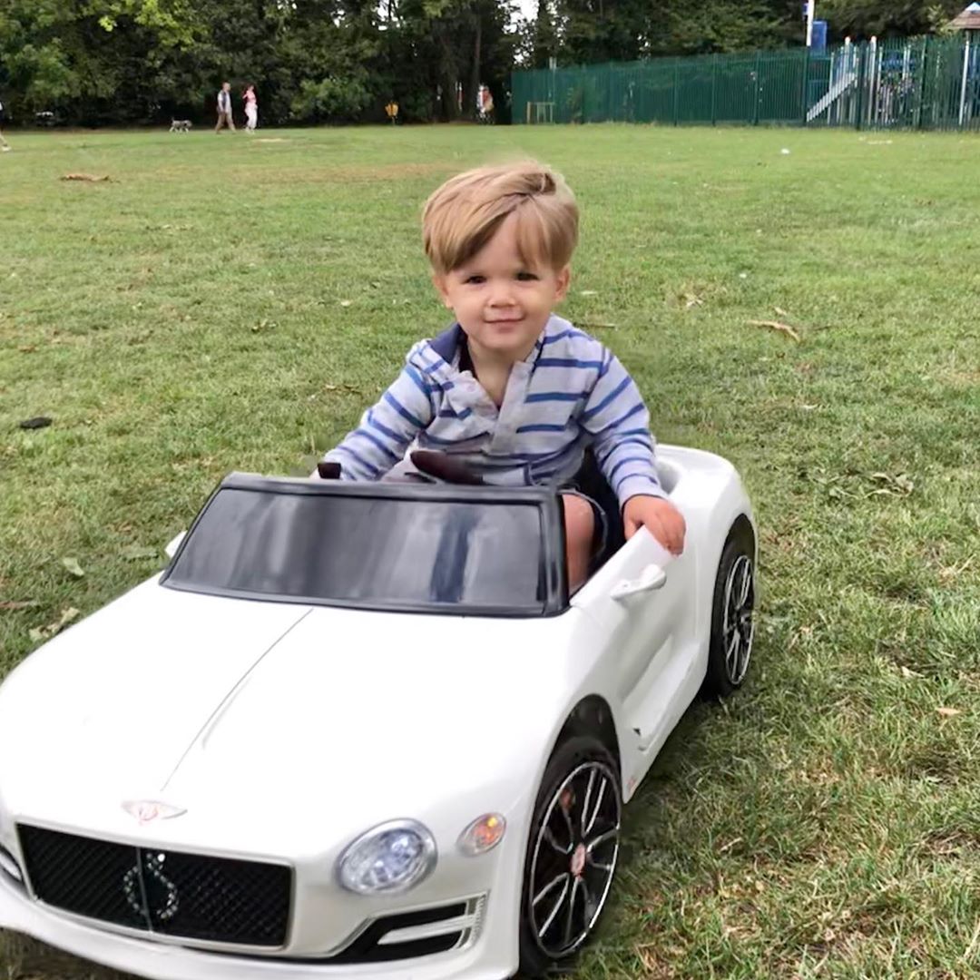 Kids Electric Ride-on Car W/ LED Lights-White