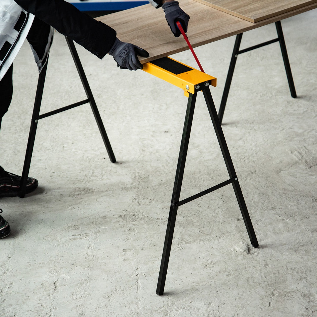 2-Piece Saw Horse Material Support Steel Organizer Heavy Duty 125kg Non-Slip Cushion Side Grip Handle Foldable Design Saving Space