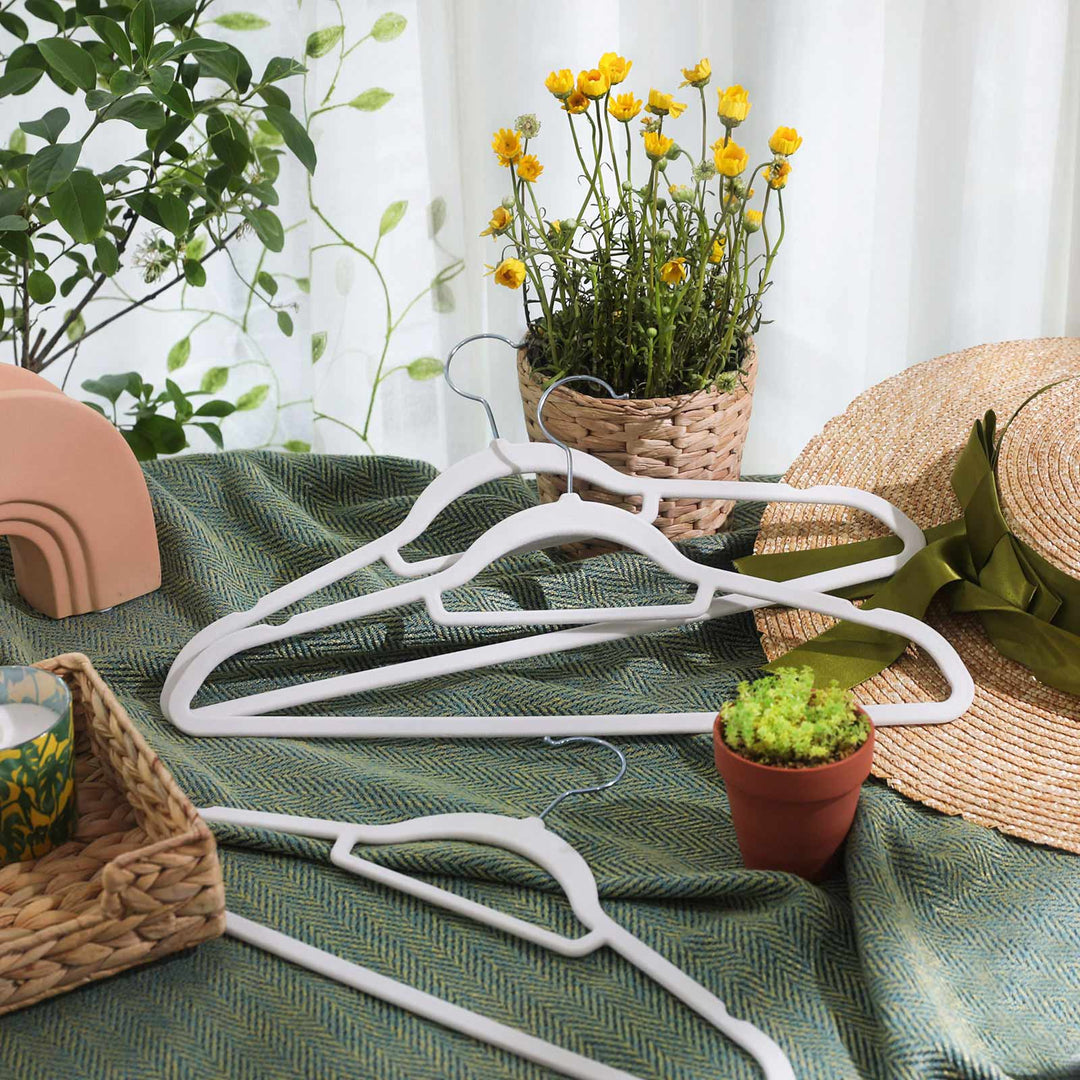 50-Pack Non-Slip Velvet Coat Hangers