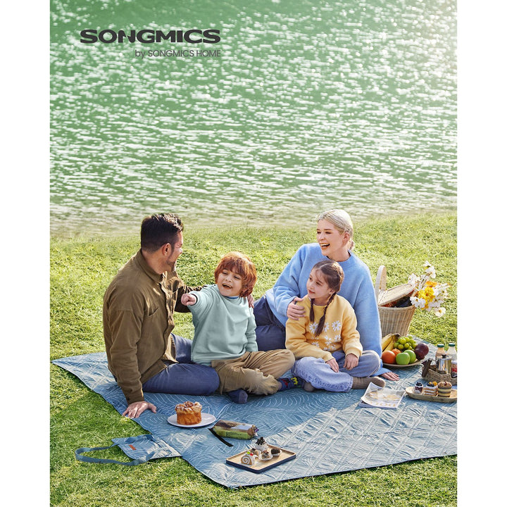 Picnic Blanket 200 x 200 cm Leaf Pattern and Blue