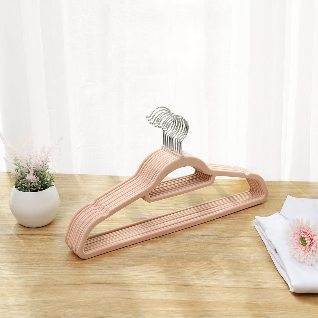 Hangers with Tie Organiser