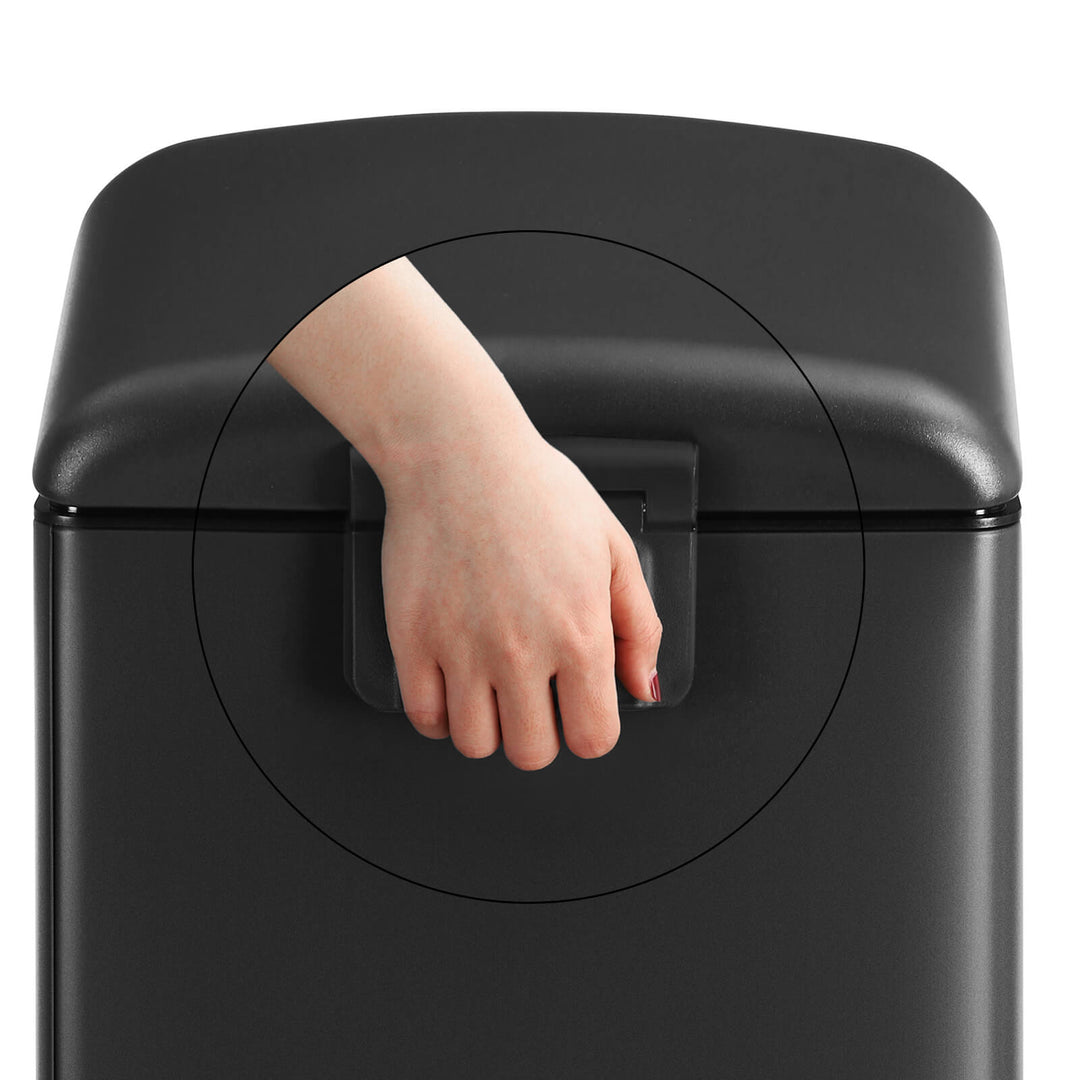 Black Step Trash Can with Inner Bucket