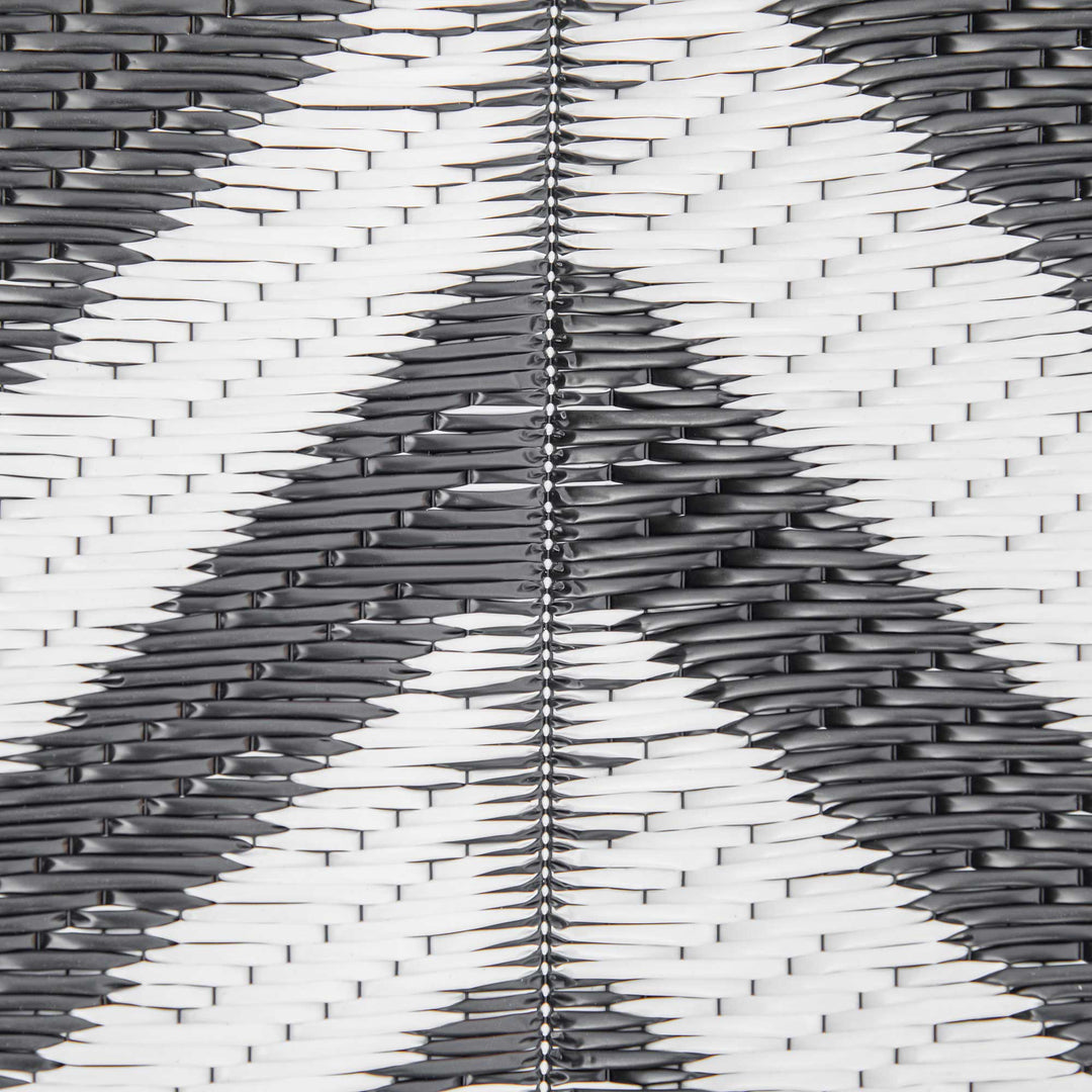 Outdoor Rug Reversible Mat Plastic Straw Rug 182 x 274 cm(6x9ft) , Black & White