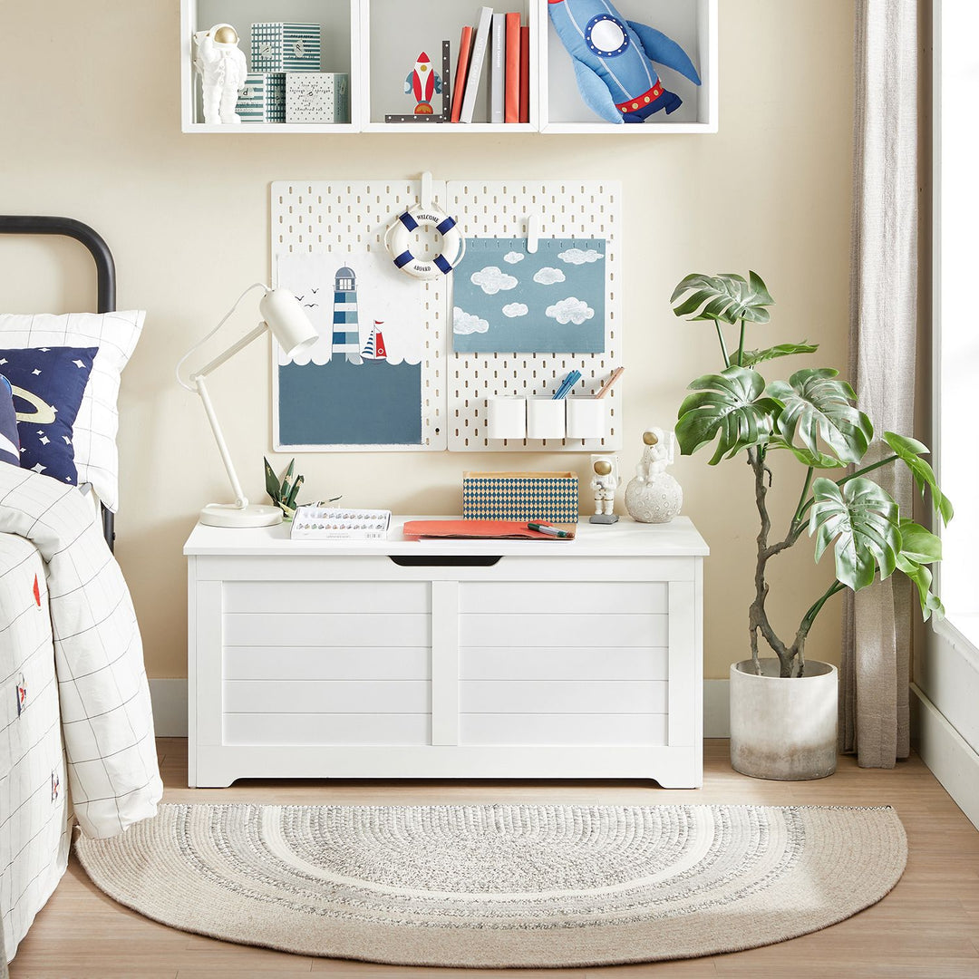 Storage Chest with 2 Safety Hinges - Matte White