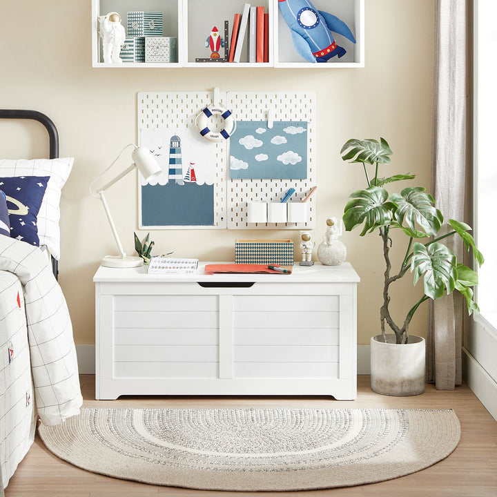 Storage Chest with 2 Safety Hinges - Matte White