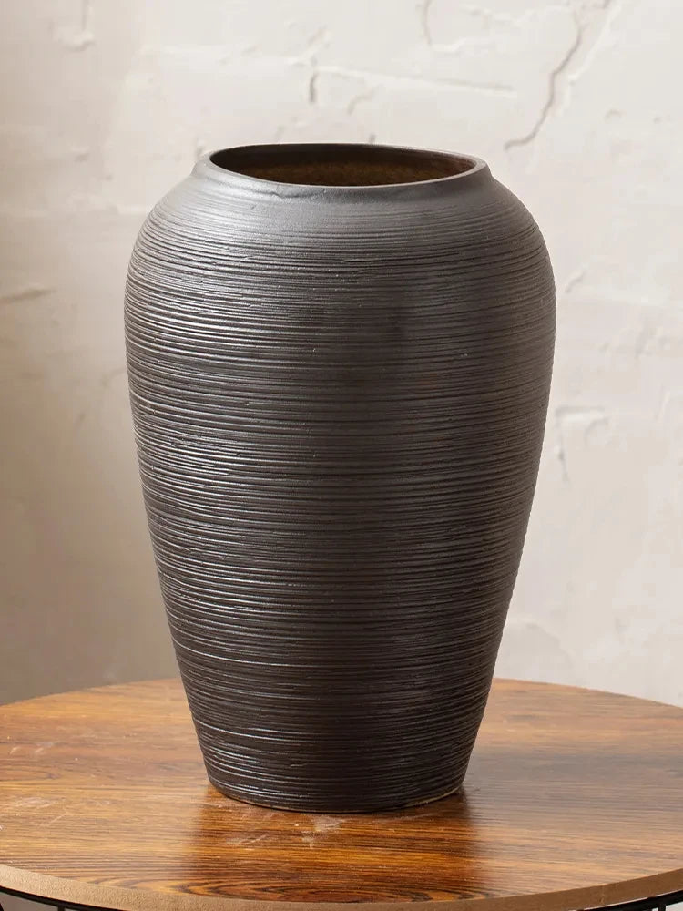 Retro Zen Black Vase