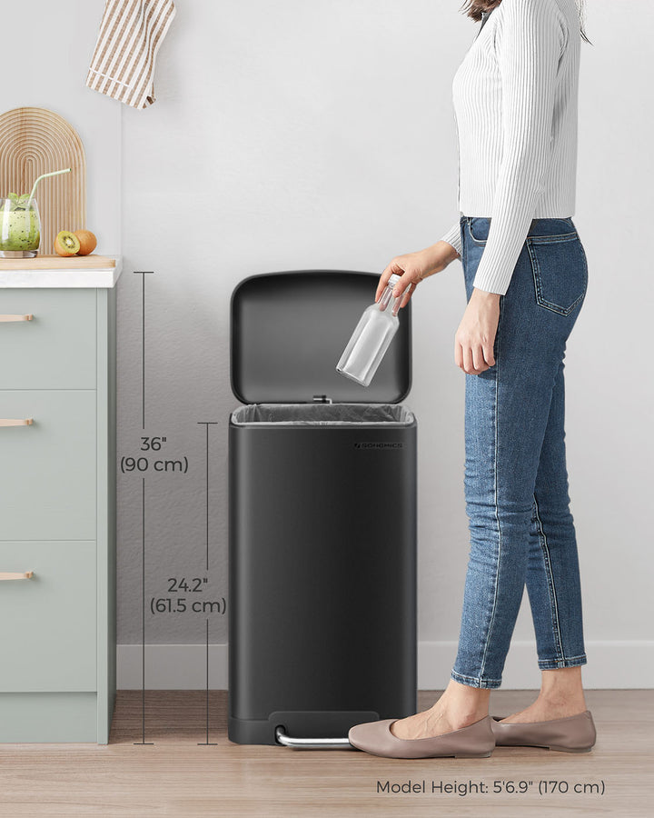 Black Step Trash Can with Inner Bucket