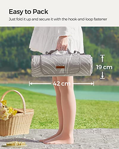 SONGMICS Picnic Blanket 300 x 200 cm Leaf Pattern and Khaki