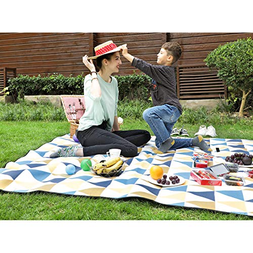 Picnic Blanket Yellow Triangle Pattern