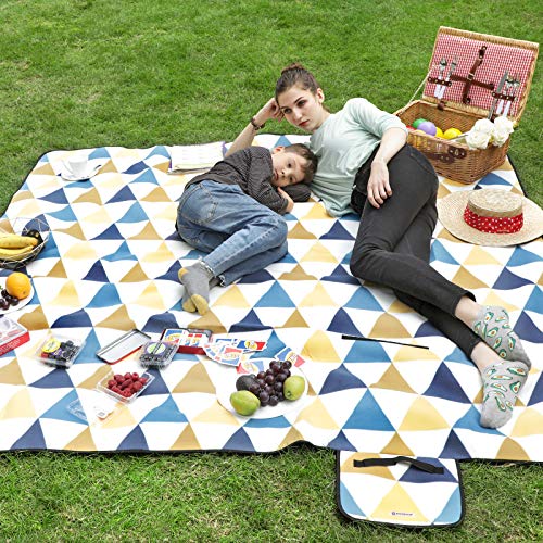 Picnic Blanket Yellow Triangle Pattern