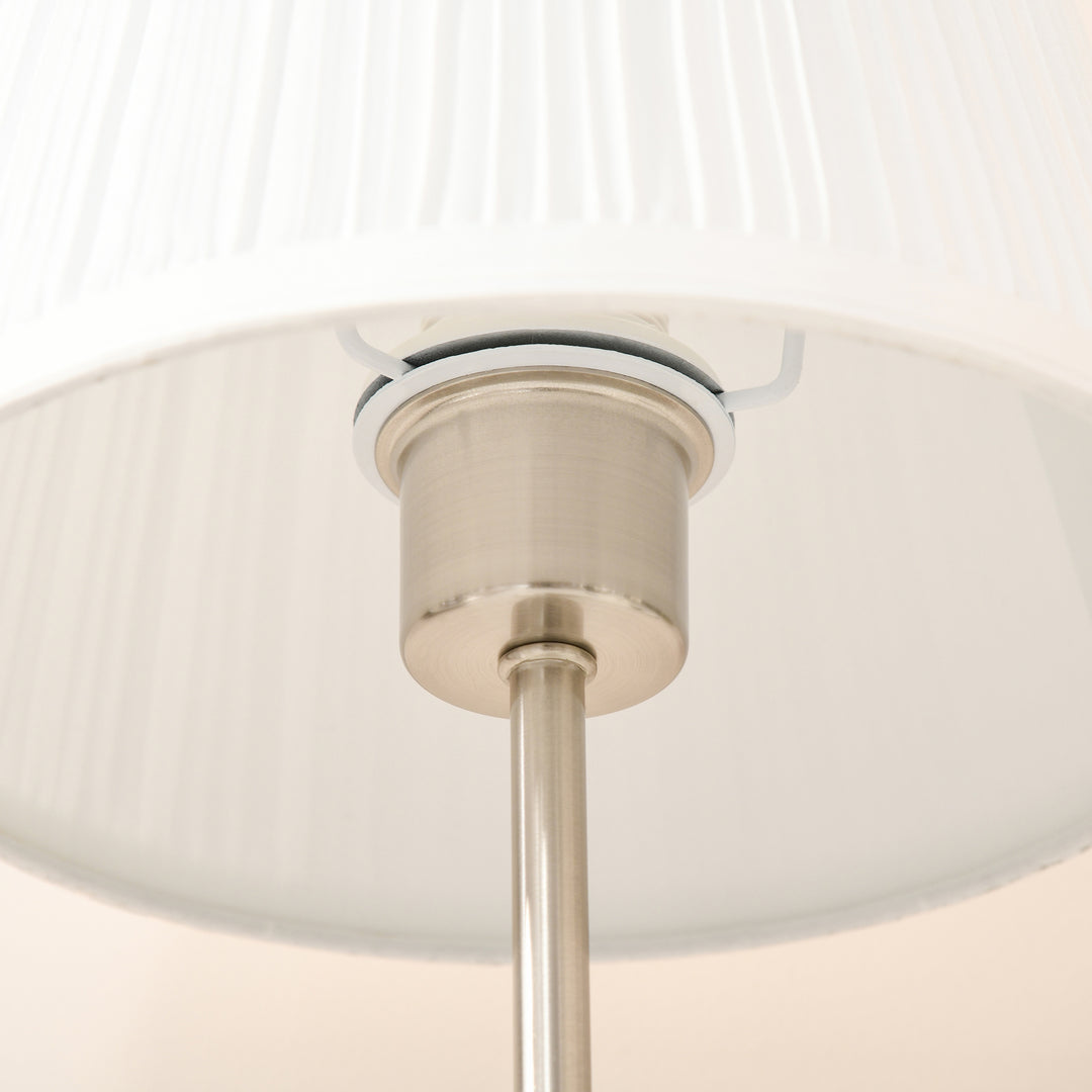 HOMCOM Modern Table Lamp with Pleated Fabric Lampshade and Metal Base, Home Lighting for Living Room, Bedroom, Office, White and Silver