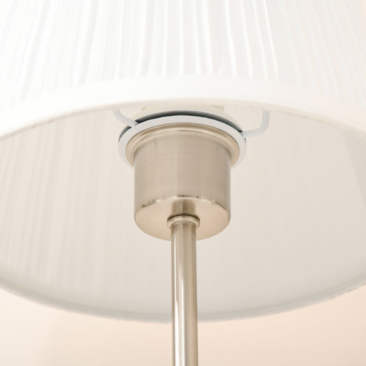 HOMCOM Modern Table Lamp with Pleated Fabric Lampshade and Metal Base, Home Lighting for Living Room, Bedroom, Office, White and Silver